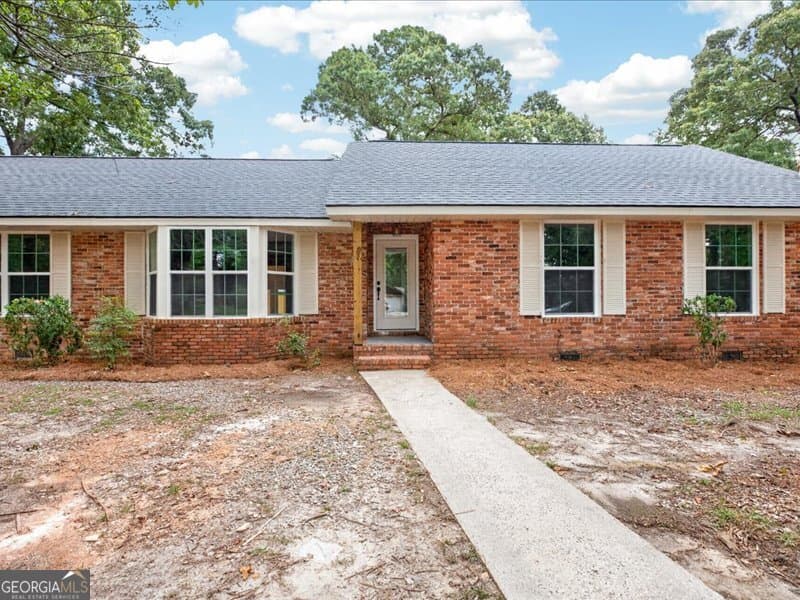 4 bedroom, 3.5 bathroom, 2,950 sq ft single family residence for sale at 216 Ridgeland Drive, Warner Robins, GA 31093 — photo 2