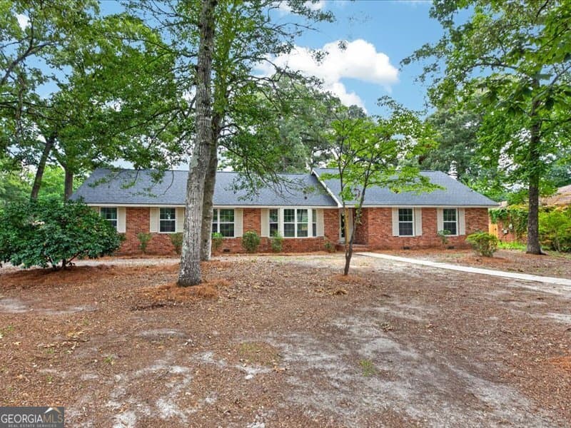 4 bedroom, 3.5 bathroom, 2,950 sq ft single family residence for sale at 216 Ridgeland Drive, Warner Robins, GA 31093 — photo 4