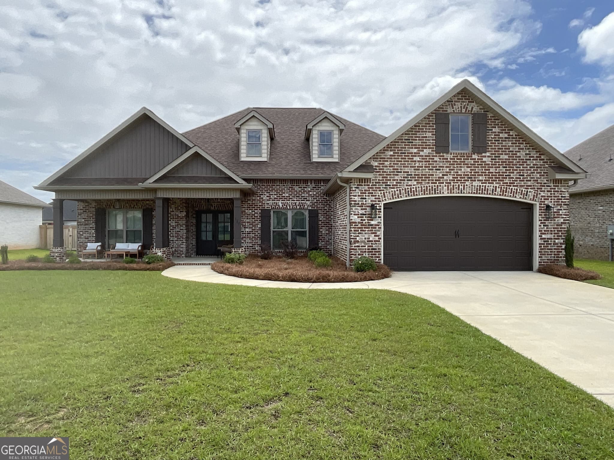 4 bedroom, 3 bathroom, 2,461 sq ft single family residence sold at 127 Woodwinds Court, Kathleen, GA 31047