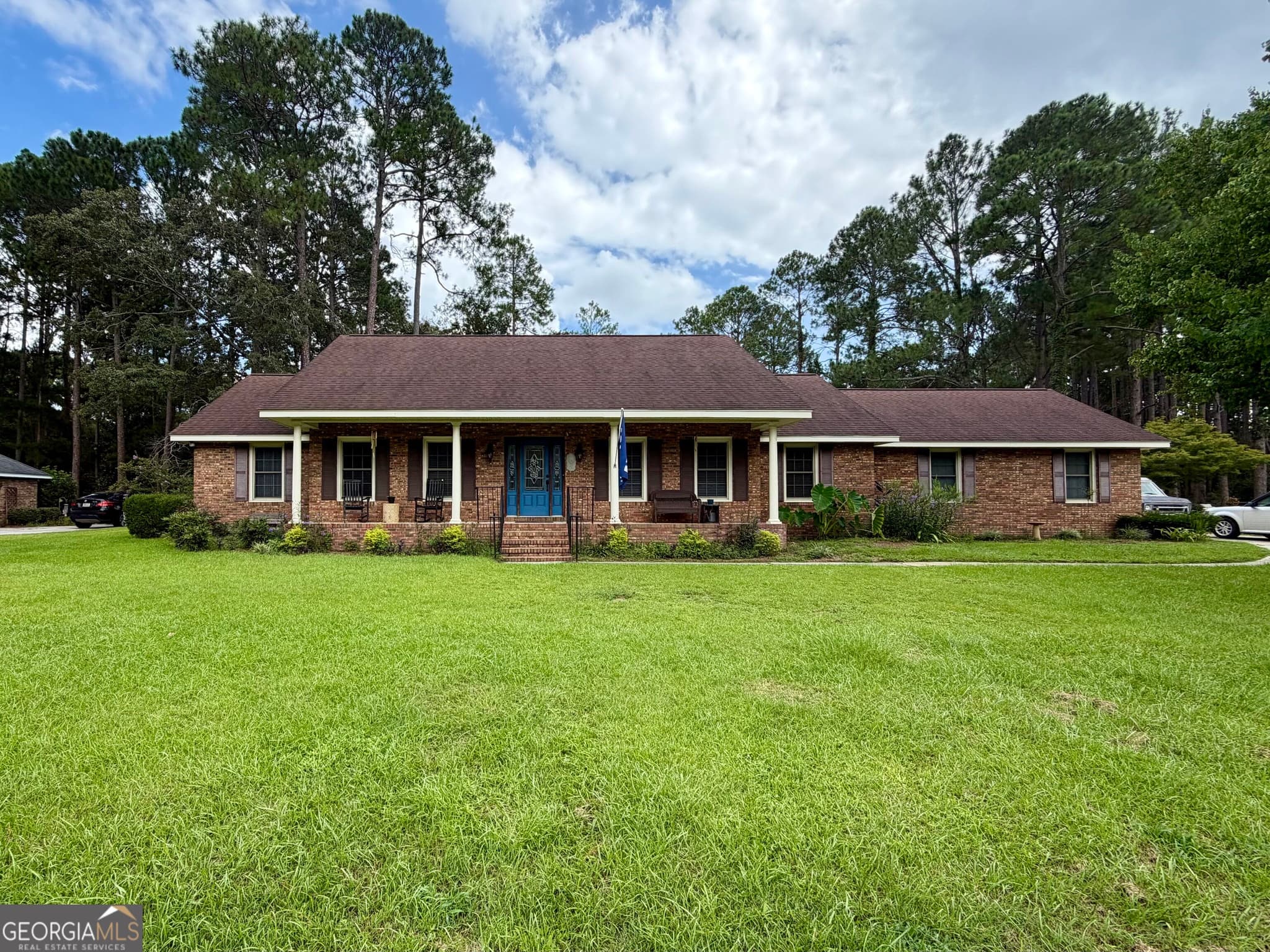 3 bedroom, 2 bathroom, 2,556 sq ft single family residence for sale at 119 Elliswood Drive, Statesboro, GA 30458 — photo 4