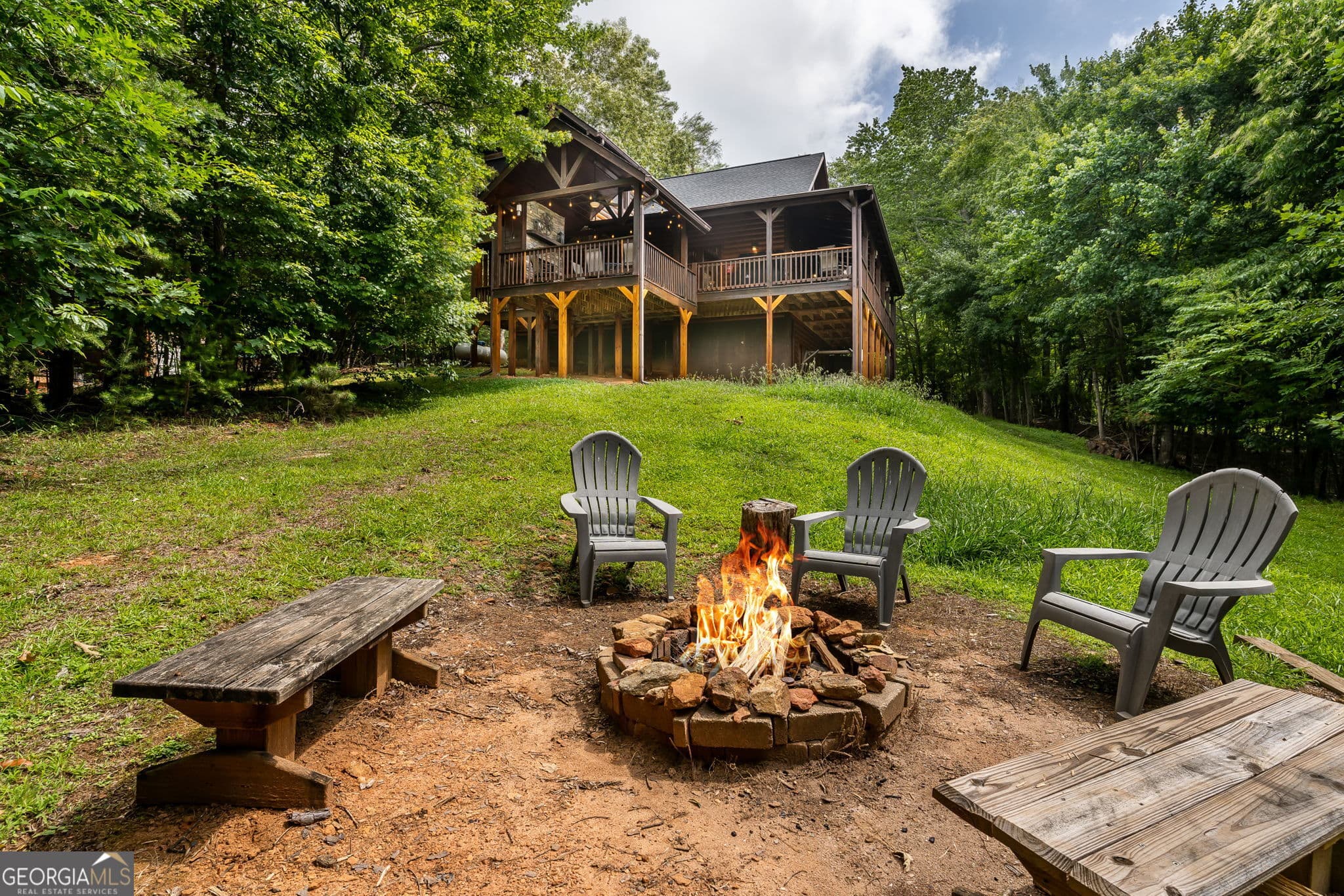 3 bedroom, 3 bathroom, 2,210 sq ft cabin,single family residence for sale at 93 Deer Hunter Trail 1A, Blue Ridge, GA 30513 — photo 6
