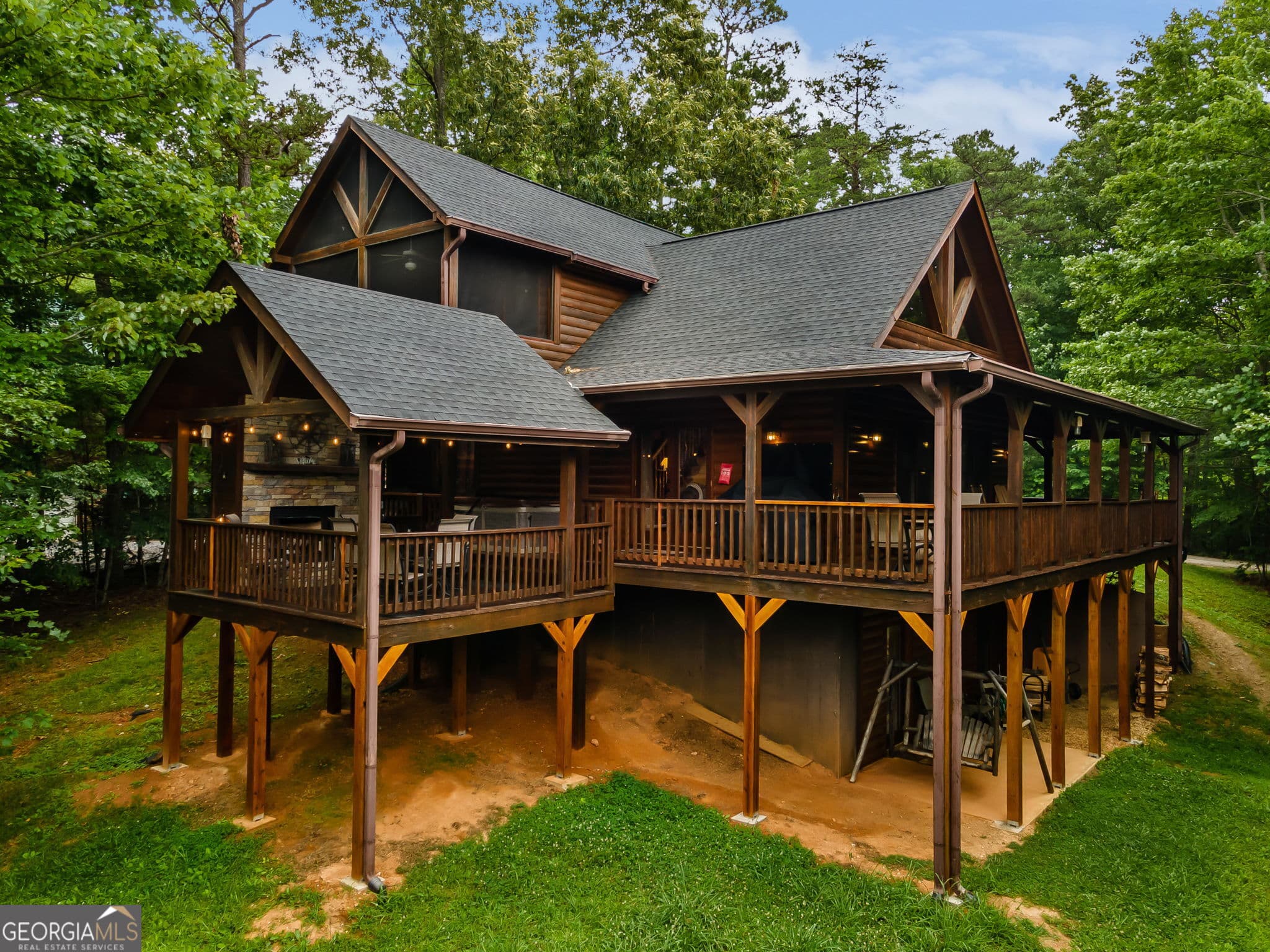 3 bedroom, 3 bathroom, 2,210 sq ft cabin,single family residence for sale at 93 Deer Hunter Trail 1A, Blue Ridge, GA 30513 — photo 7