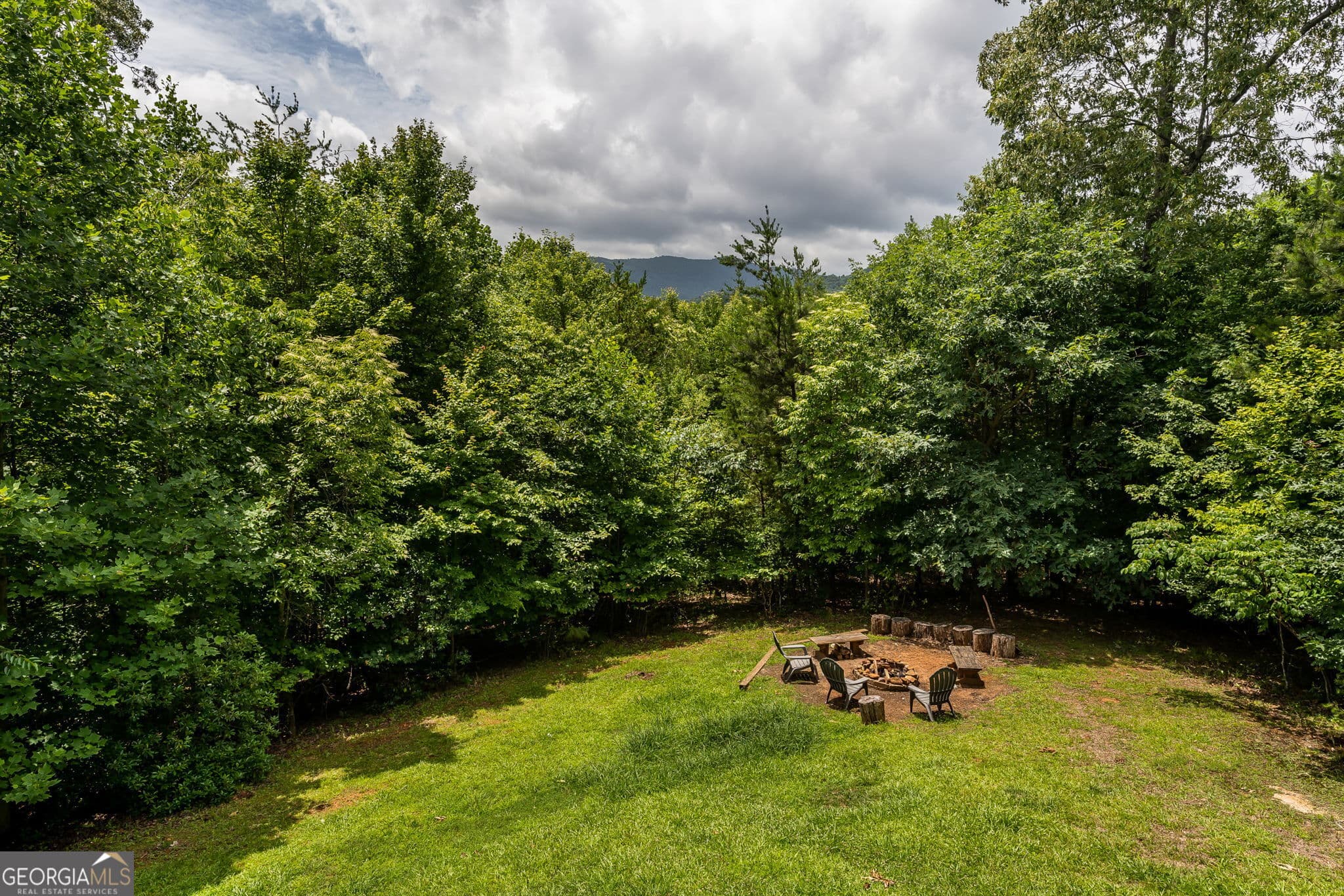 3 bedroom, 3 bathroom, 2,210 sq ft cabin,single family residence for sale at 93 Deer Hunter Trail 1A, Blue Ridge, GA 30513 — photo 5