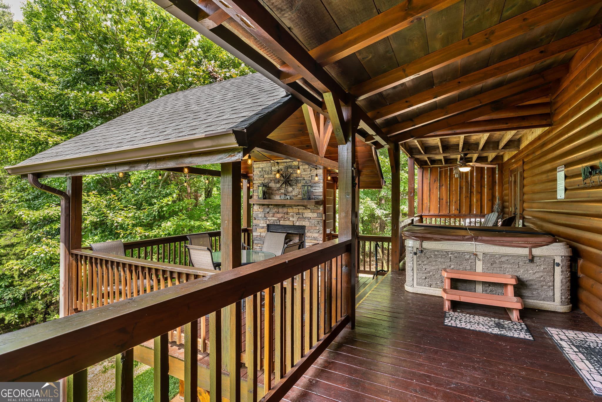 3 bedroom, 3 bathroom, 2,210 sq ft cabin,single family residence for sale at 93 Deer Hunter Trail 1A, Blue Ridge, GA 30513 — photo 10