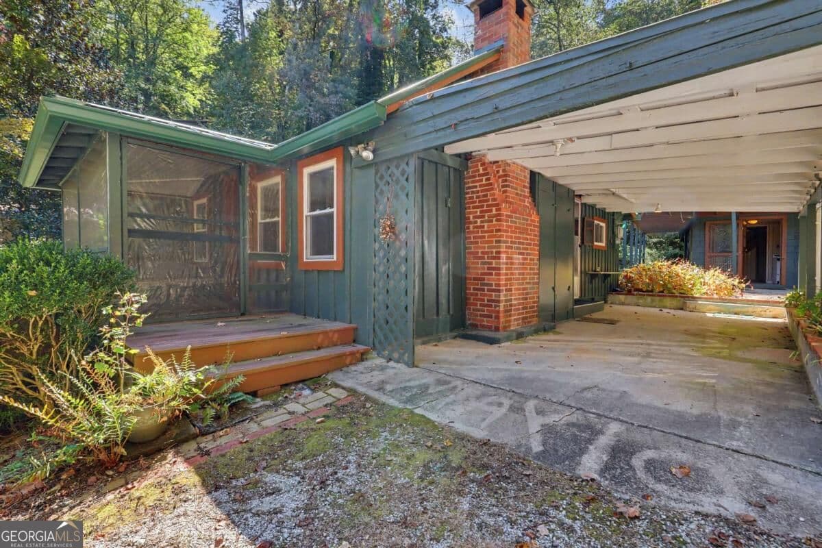 1 bedroom, 1 bathroom, 784 sq ft cabin,single family residence for sale at 138 Taylors Chapel Road, Rabun Gap, GA 30568 — photo 6