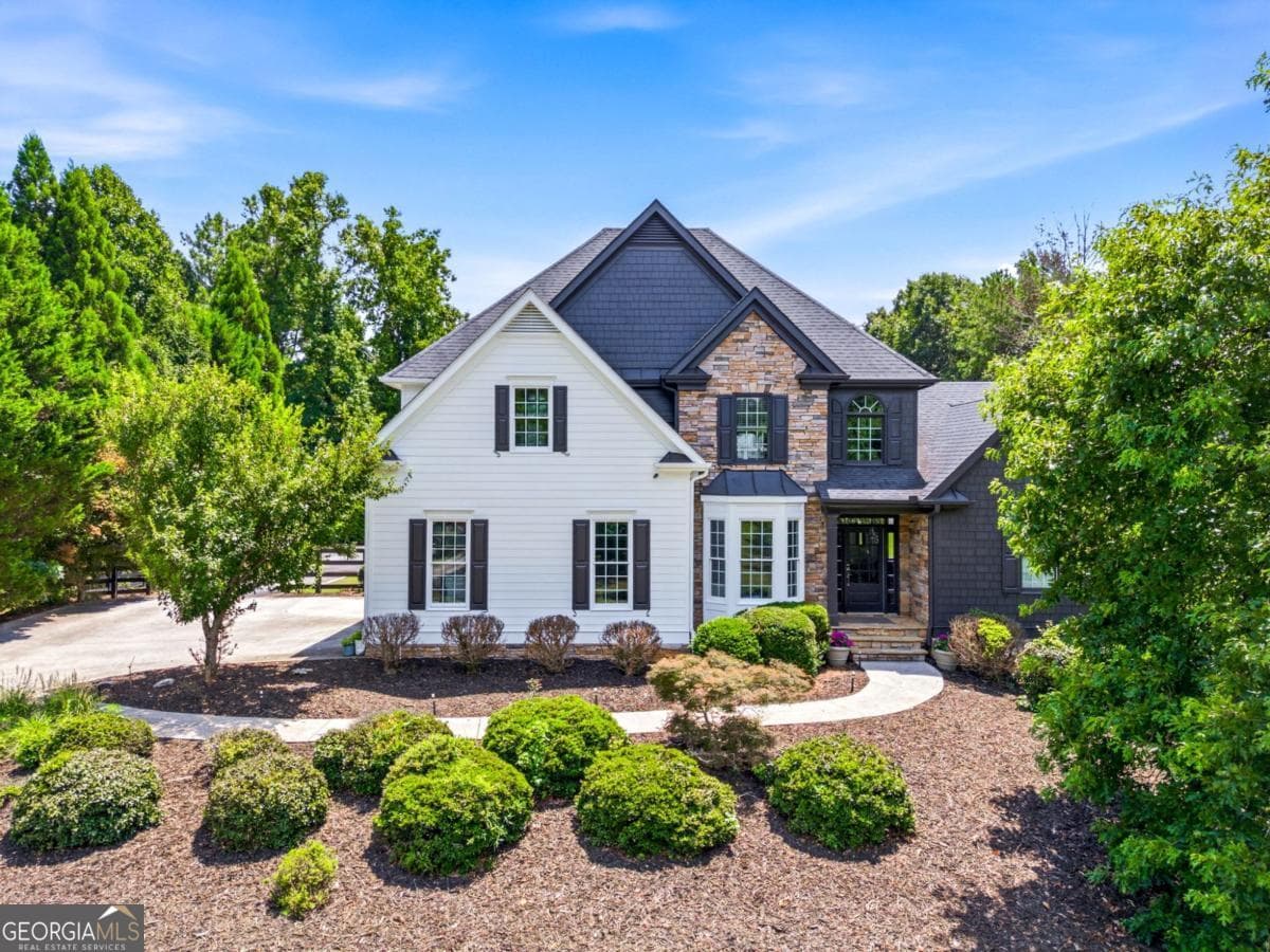 8 bedroom, 5.5 bathroom, 6,240 sq ft single family residence for sale at 124 Savanna Estates Drive, Canton, GA 30115 — photo 7
