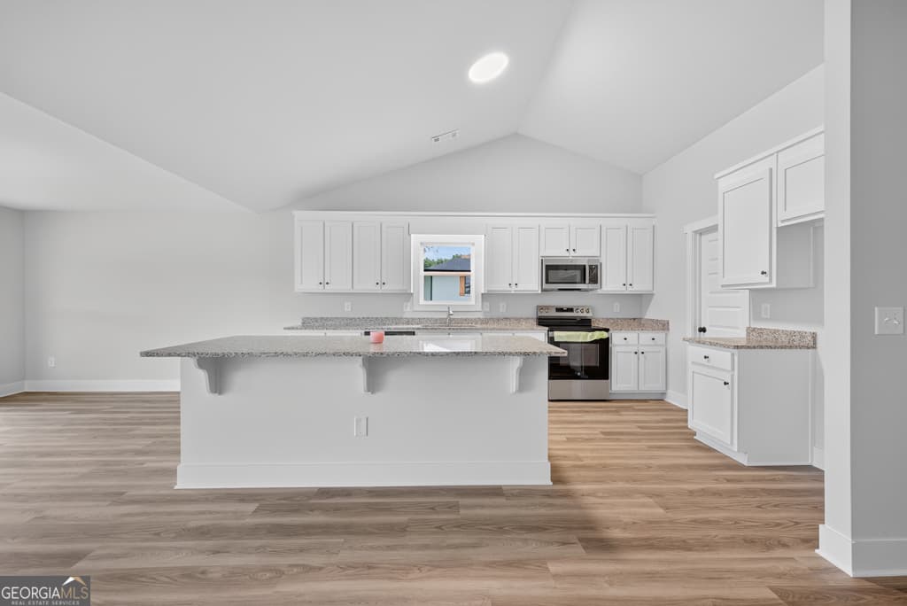 4 bedroom, 2.5 bathroom, 2,250 sq ft single family residence for sale at 222 Mockingbird Lane 29, Winder, GA 30680 — photo 6