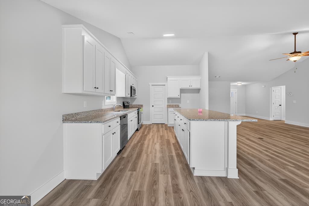 4 bedroom, 2.5 bathroom, 2,250 sq ft single family residence for sale at 222 Mockingbird Lane 29, Winder, GA 30680 — photo 10