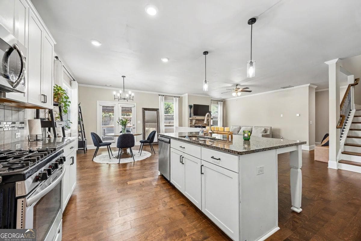 4 bedroom, 3 bathroom, 3,338 sq ft single family residence for sale at 15 Eastcreek Court, Dallas, GA 30132 — photo 4