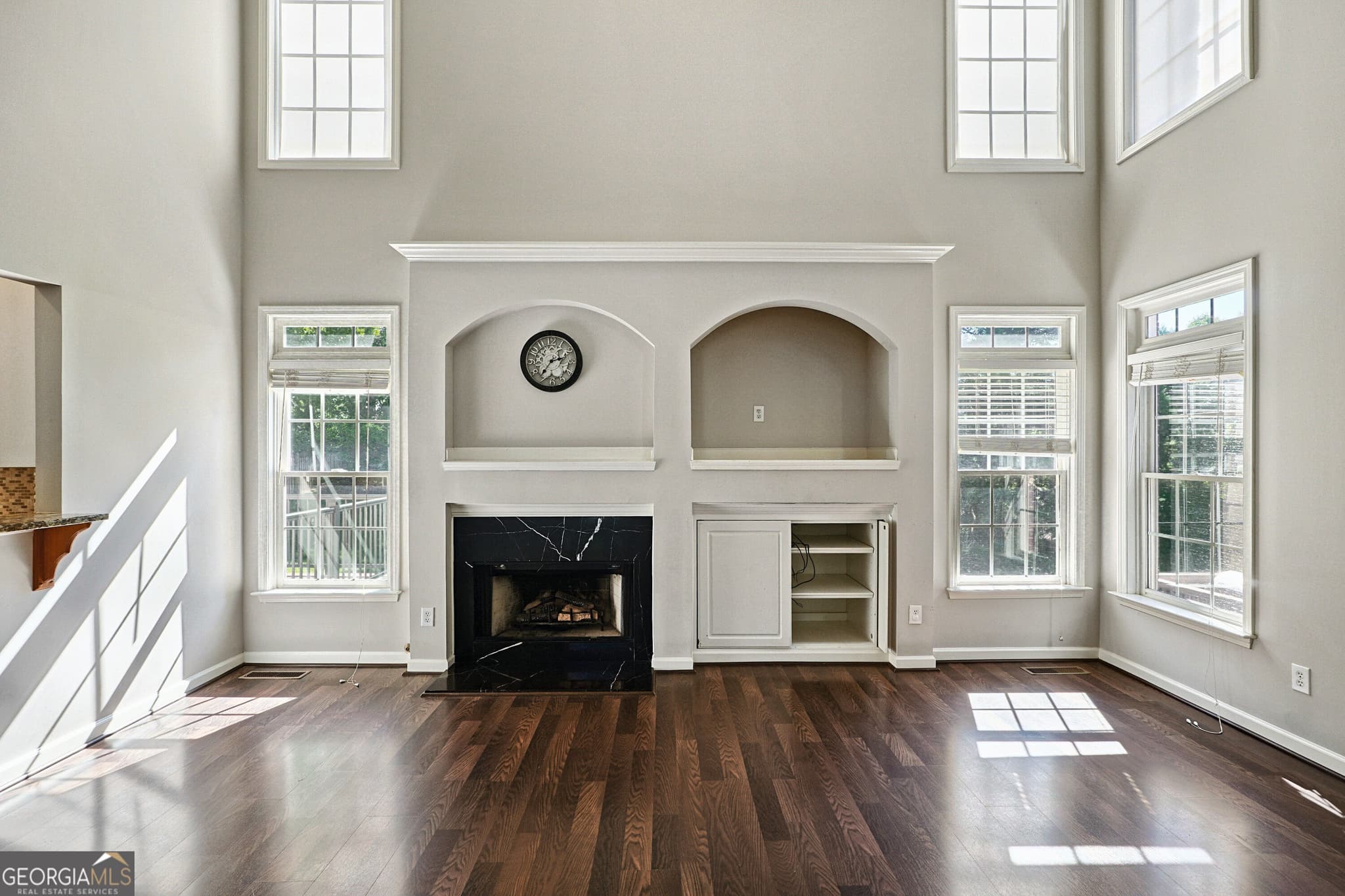 4 bedroom, 2.5 bathroom, 3,303 sq ft single family residence for sale at 1644 Omara Lane, Smyrna, GA 30082 — photo 2