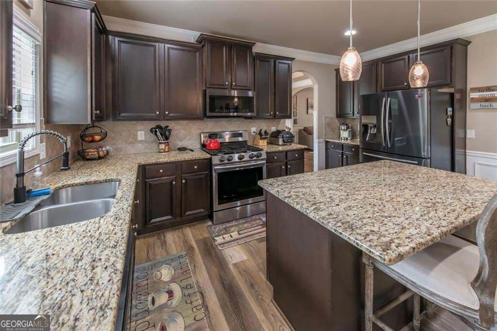 4 bedroom, 2.5 bathroom, 2,642 sq ft single family residence for sale at 4230 Hopewell Manor Drive, Cumming, GA 30028 — photo 7