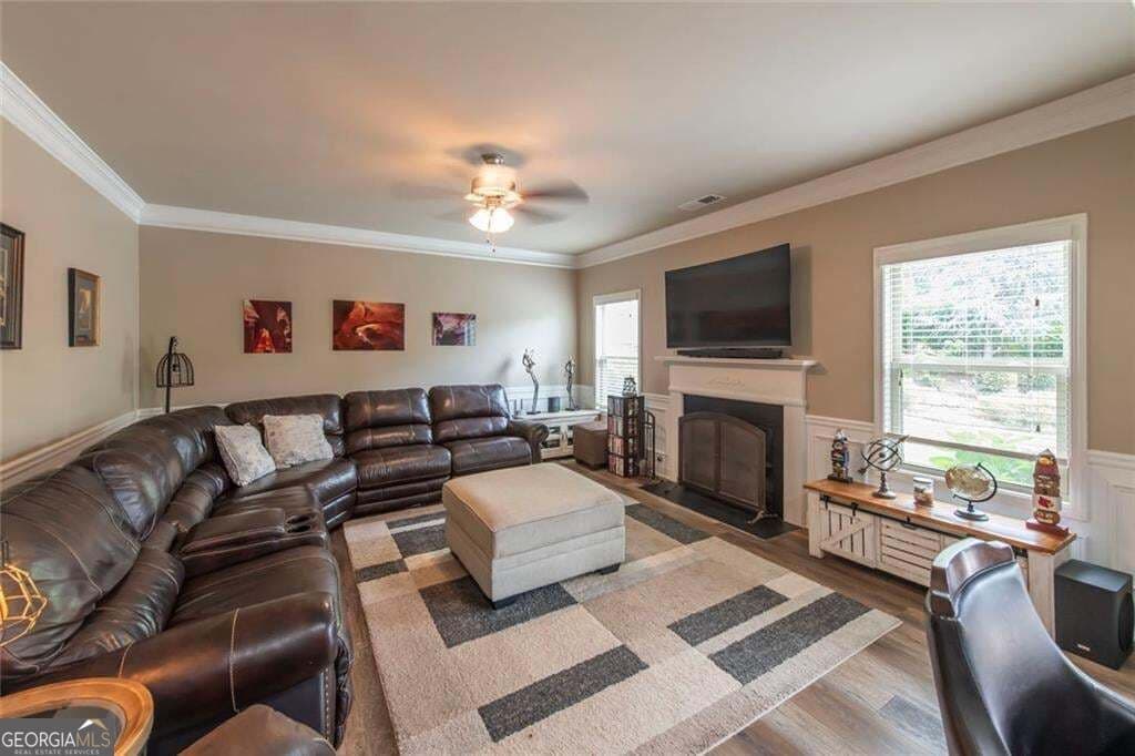 4 bedroom, 2.5 bathroom, 2,642 sq ft single family residence for sale at 4230 Hopewell Manor Drive, Cumming, GA 30028 — photo 4