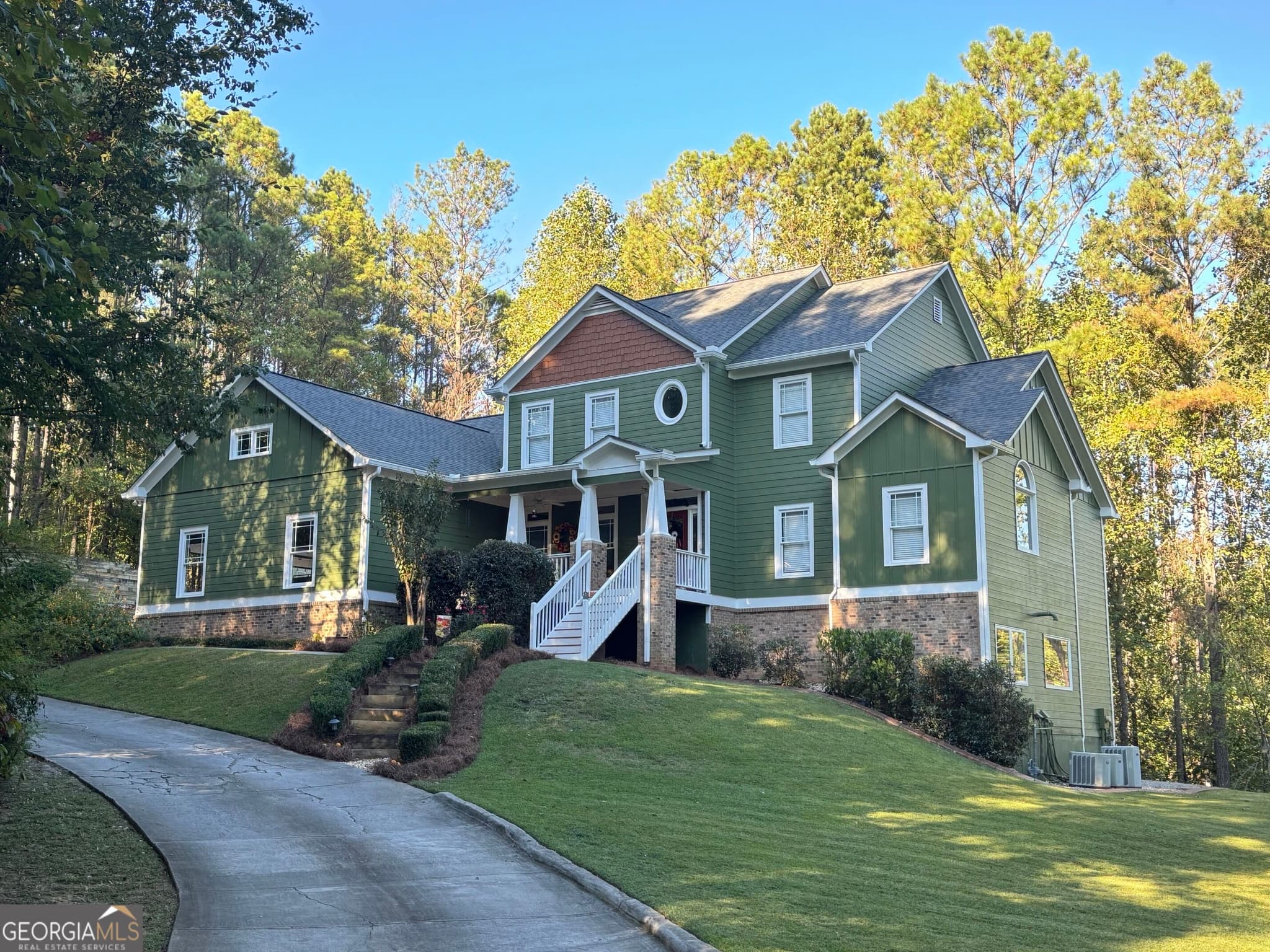 5 bedroom, 4.5 bathroom, 5,787 sq ft single family residence for sale at 185 Georgetown Drive, Dallas, GA 30132 — photo 1 of 57