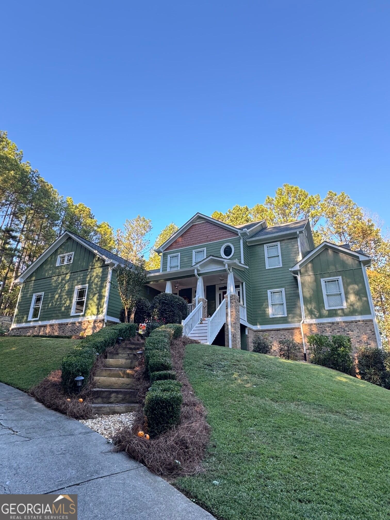 5 bedroom, 4.5 bathroom, 5,787 sq ft single family residence for sale at 185 Georgetown Drive, Dallas, GA 30132 — photo 5