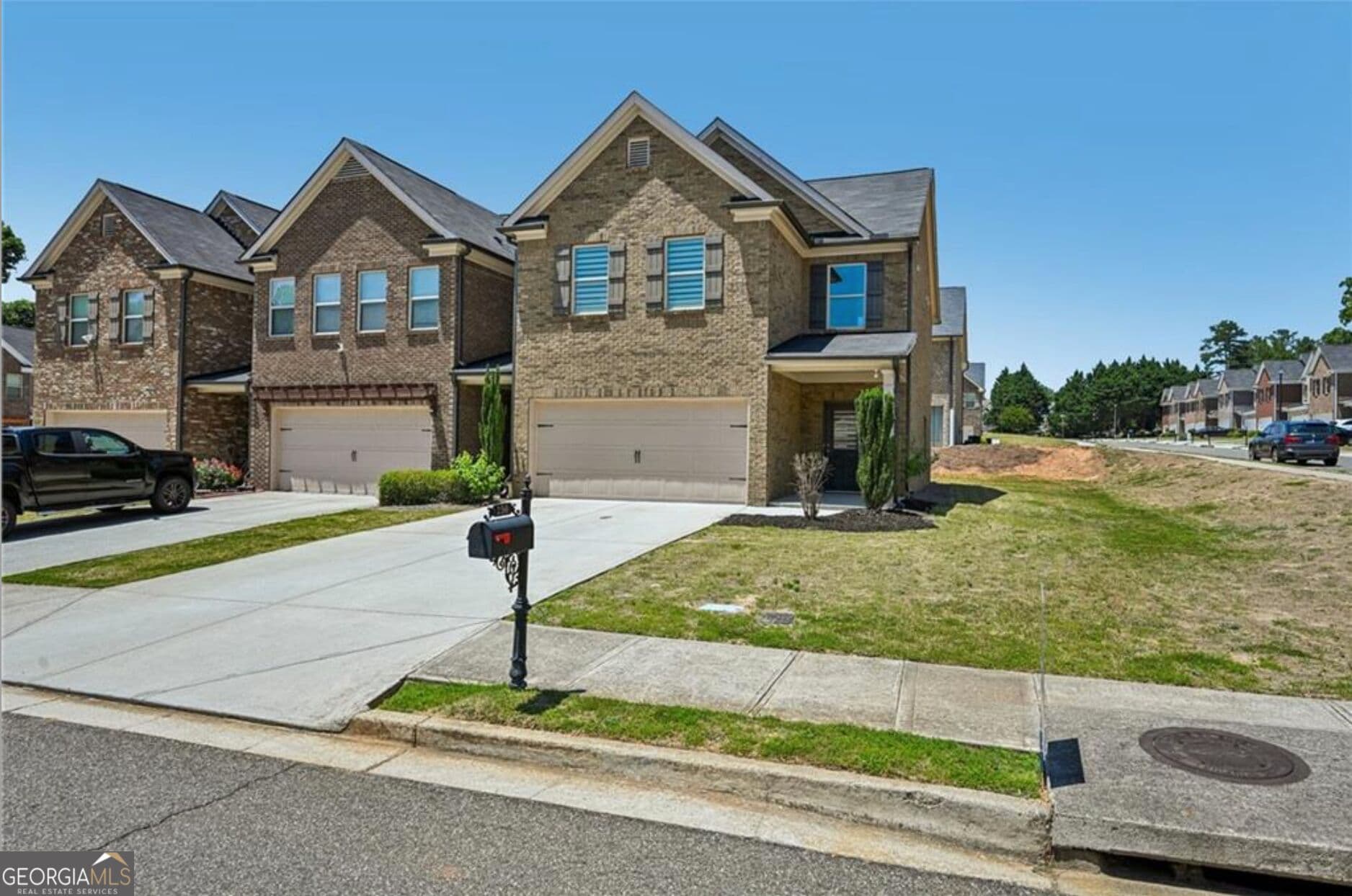 3 bedroom, 2.5 bathroom, 1,960 sq ft townhouse for rent at 256 Centerview Way, Lawrenceville, GA 30046 for $2,500 a month — photo 1 of 32