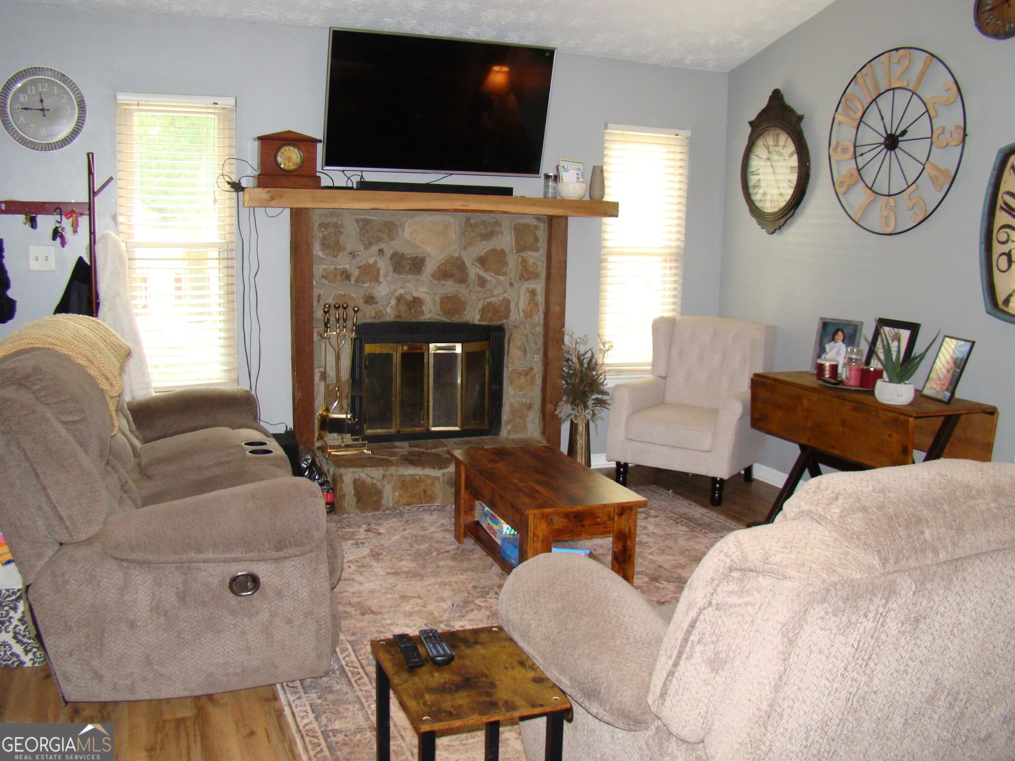 4 bedroom, 2 bathroom, 1,560 sq ft single family residence for sale at 3173 Pritchards Trace, Douglasville, GA 30135 — photo 2