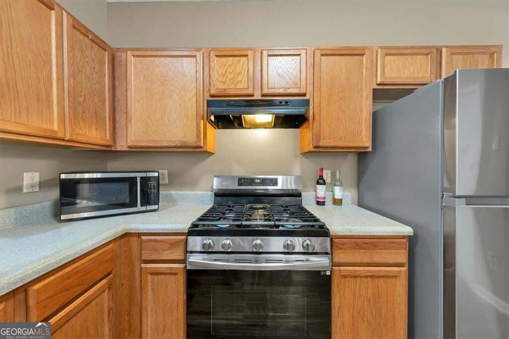 3 bedroom, 2.5 bathroom single family residence for rent at 5745 Old Carriage Drive, Atlanta, GA 30349 for $2,100 a month — photo 8
