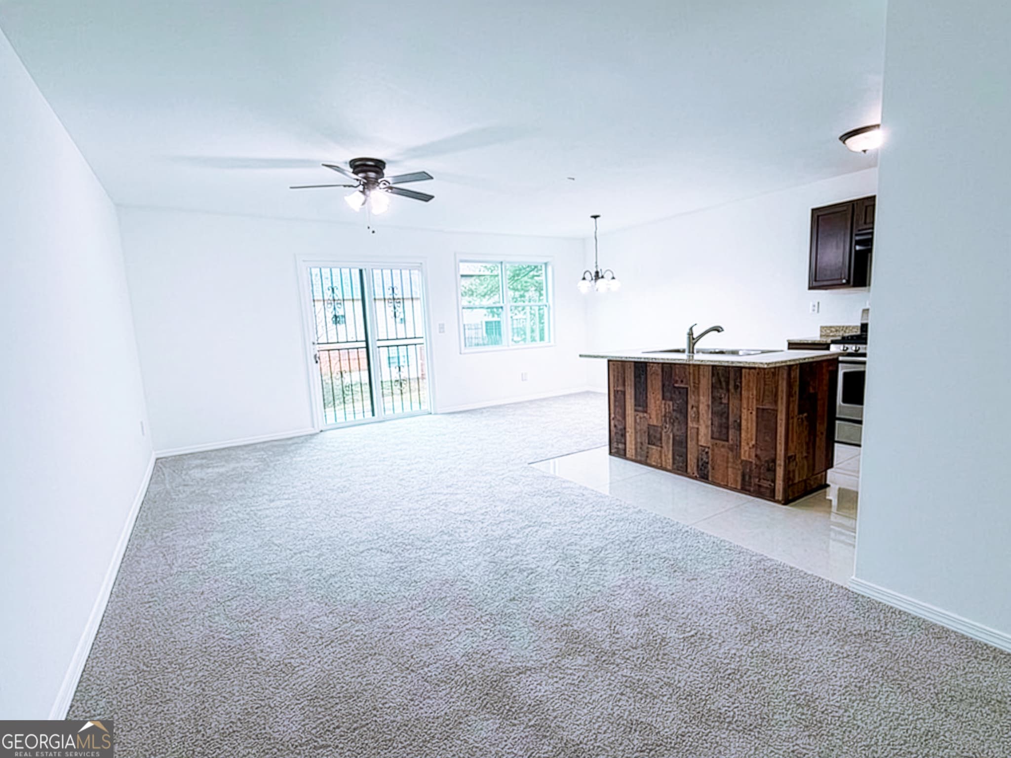 3 bedroom, 2.5 bathroom, 1,446 sq ft condominium for sale at 2113 Pine Tree Trail, South Fulton, GA 30349 — photo 4