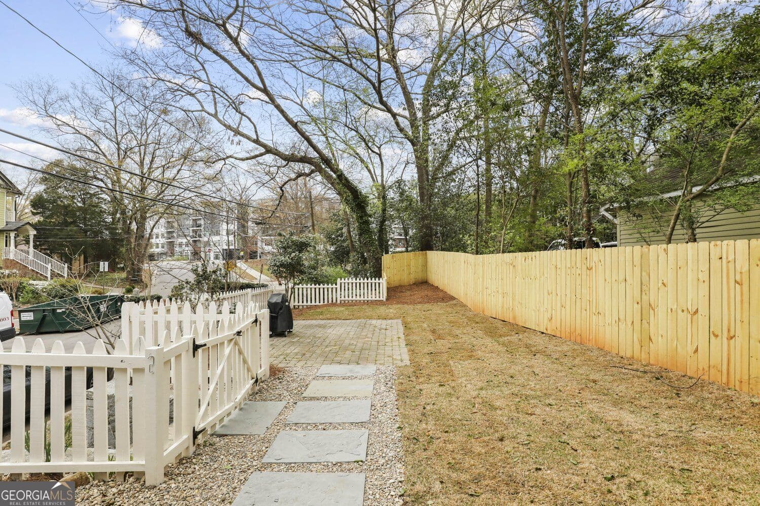 1 bedroom, 1 bathroom, 1,230 sq ft quadruplex for rent at 335 Ponce de Leon Place D, Decatur, GA 30030 for $1,925 a month — photo 8