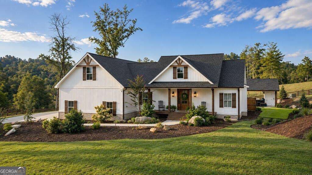 5 bedroom, 4 bathroom, 2,898 sq ft cabin,single family residence for sale at 353 Sowers Road, Blue Ridge, GA 30513 — photo 1 of 61