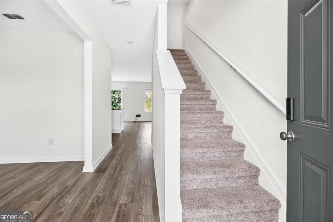 5 bedroom, 3 bathroom, 2,180 sq ft single family residence for sale at 249 Isabella Way, Byron, GA 31008 — photo 5