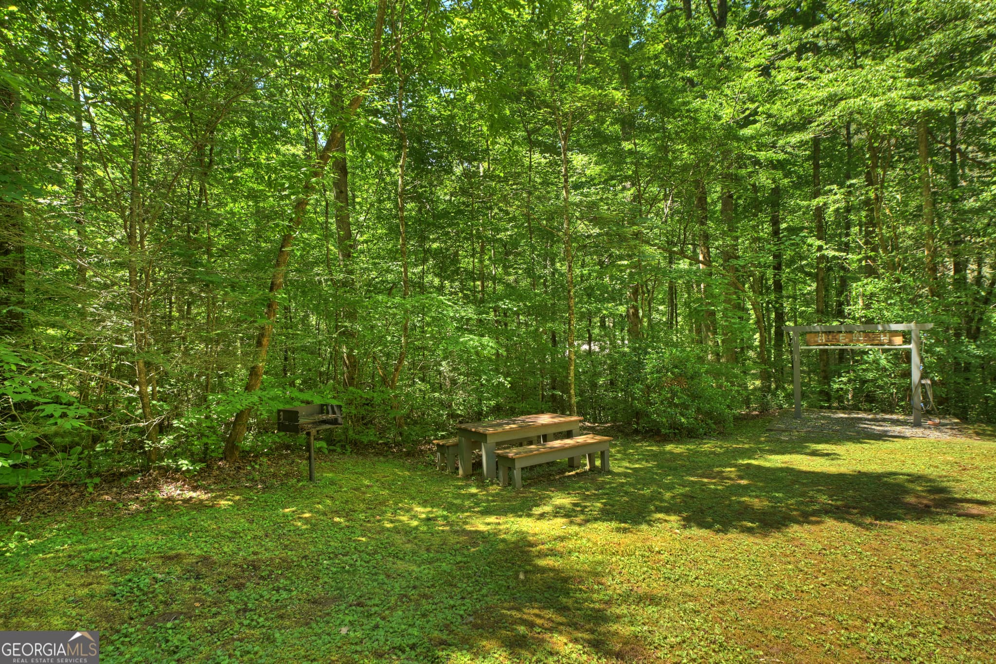 1 bedroom, 1 bathroom, 804 sq ft cabin,single family residence for sale at 373 Barnes Creek Road, Ellijay, GA 30540 — photo 8
