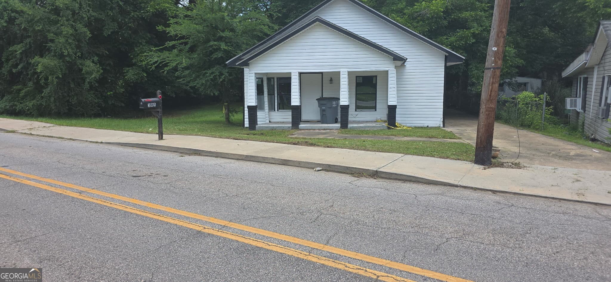 3 bedroom, 1.5 bathroom, 1,446 sq ft single family residence for sale at 305 Colquitt Street, Lagrange, GA 30241