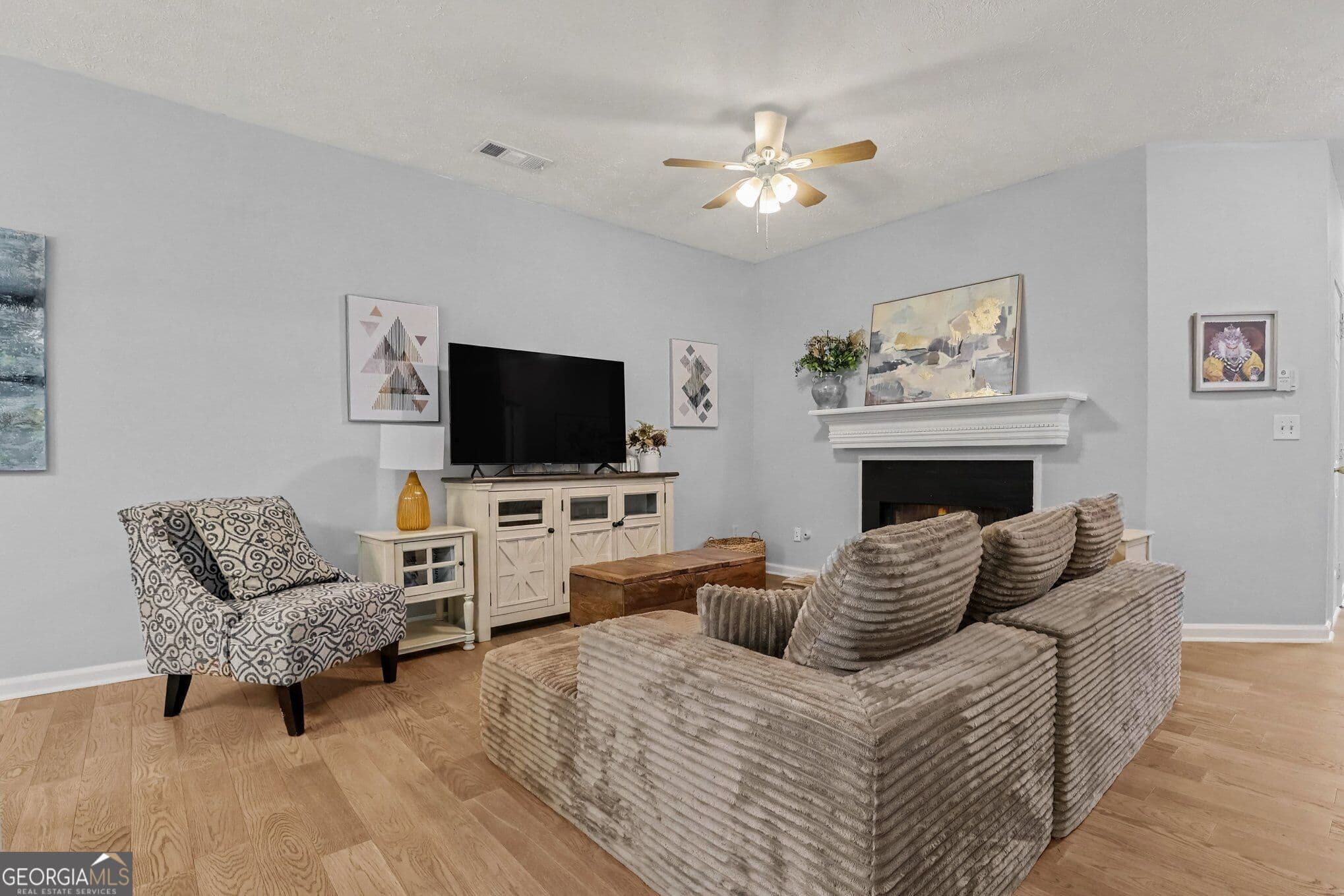 3 bedroom, 3 bathroom, 1,564 sq ft townhouse for sale at 5840 Terremont Circle, Norcross, GA 30093 — photo 9