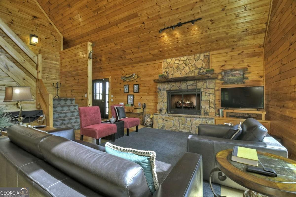 3 bedroom, 2 bathroom, 2,940 sq ft cabin,single family residence for sale at 256 Bailey Farm Lane, Mineral Bluff, GA 30559 — photo 10