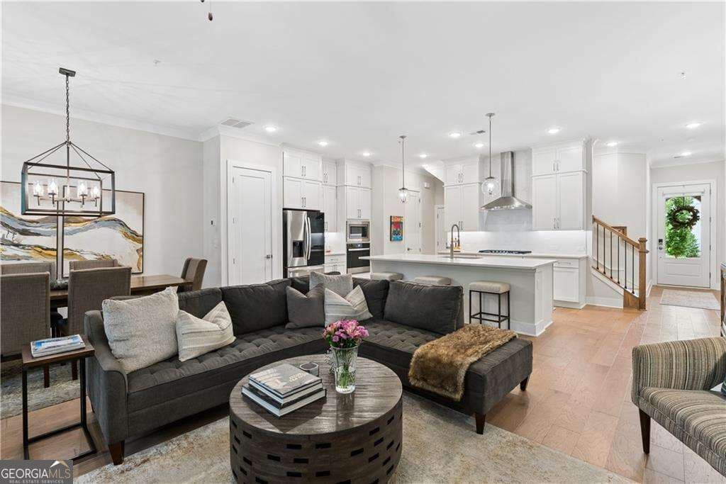 3 bedroom, 2.5 bathroom, 2,133 sq ft townhouse for sale at 1090 Harper Drive, Alpharetta, GA 30076 — photo 5