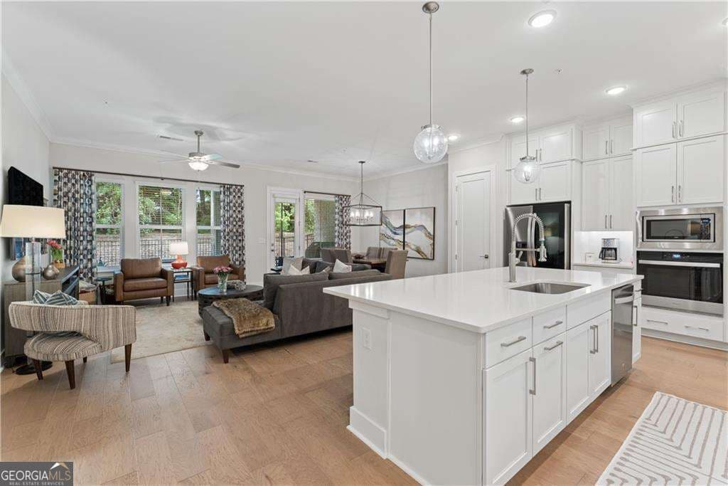 3 bedroom, 2.5 bathroom, 2,133 sq ft townhouse for sale at 1090 Harper Drive, Alpharetta, GA 30076 — photo 10
