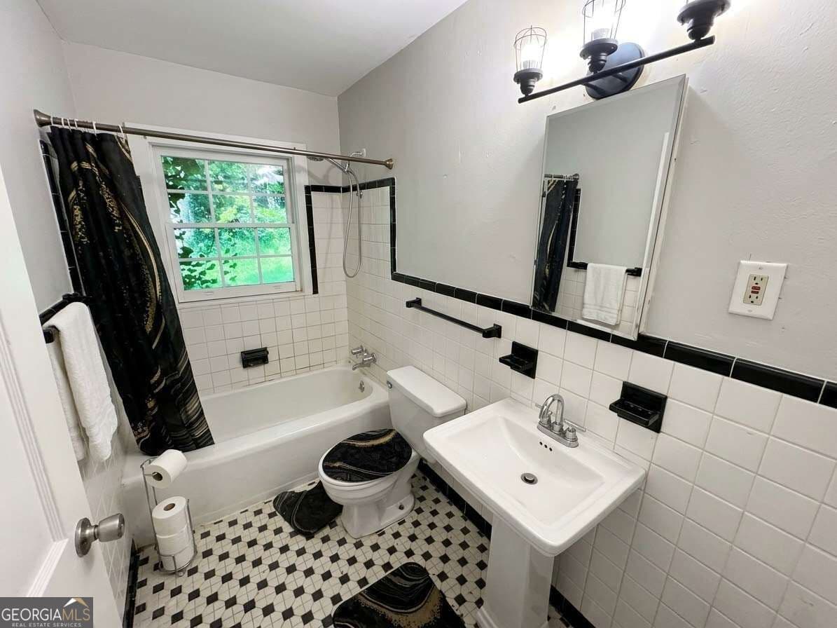 3 bedroom, 2 bathroom, 1,148 sq ft single family residence for sale at 2133 Woodberry Avenue, East Point, GA 30344 — photo 7