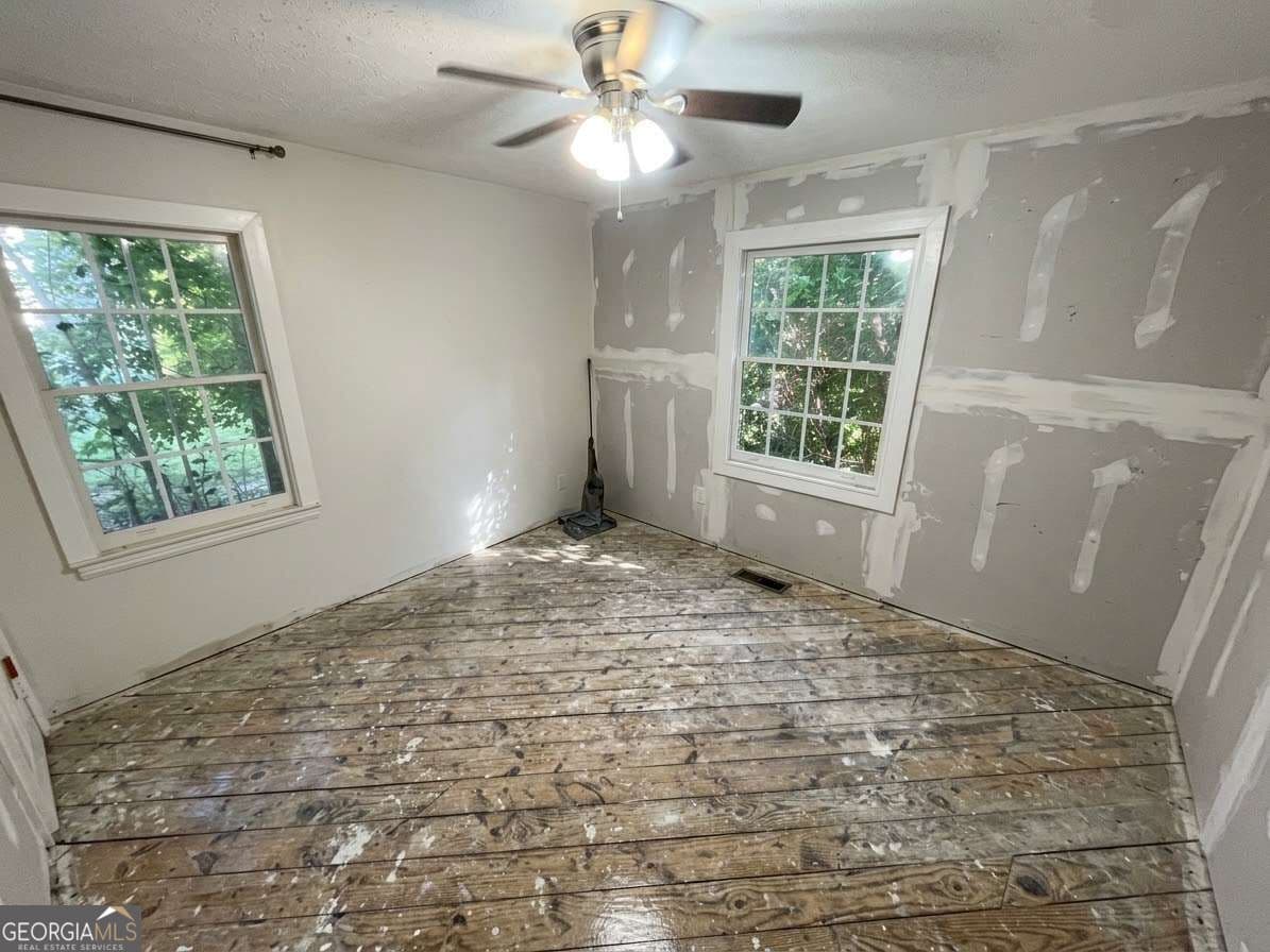 3 bedroom, 2 bathroom, 1,148 sq ft single family residence for sale at 2133 Woodberry Avenue, East Point, GA 30344 — photo 9