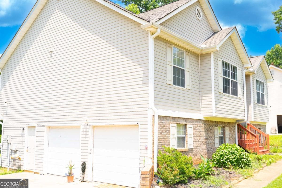 4 bedroom, 3 bathroom, 1,446 sq ft single family residence for sale at 45 Avery Drive, Covington, GA 30016 — photo 3