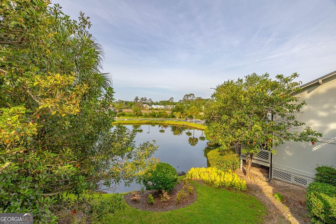 3 bedroom, 2 bathroom, 1,086 sq ft condominium for sale at 100 Blair Road D8, St. Simons, GA 31522