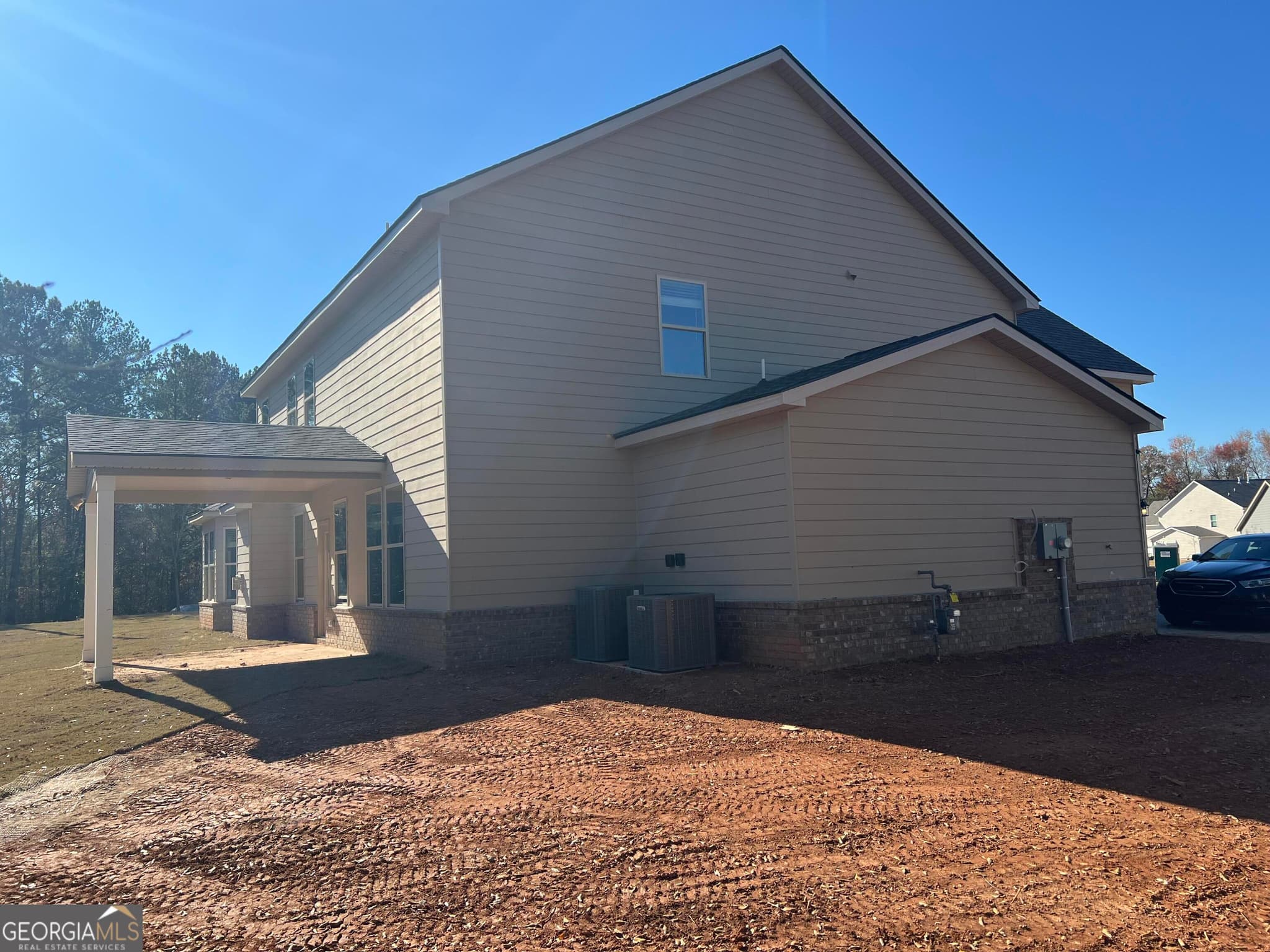 5 bedroom, 3.5 bathroom, 4,000 sq ft single family residence for sale at 1100 Gilbert Court, Stockbridge, GA 30281 — photo 3