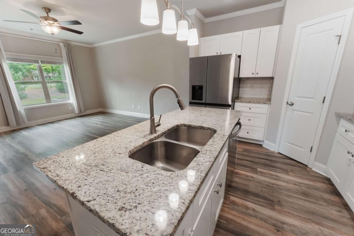 3 bedroom, 2.5 bathroom, 1,732 sq ft townhouse for sale at 4401 Fulson Drive, Lilburn, GA 30047 — photo 8
