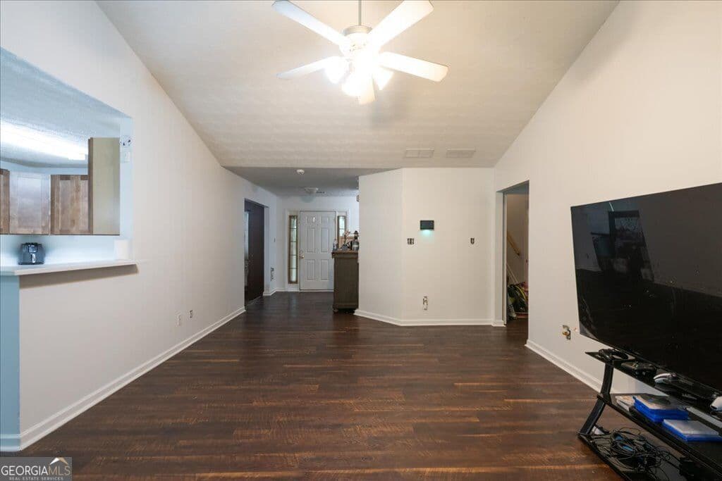 3 bedroom, 2 bathroom, 1,874 sq ft single family residence for sale at 215 Highgrove Drive, Covington, GA 30016 — photo 2