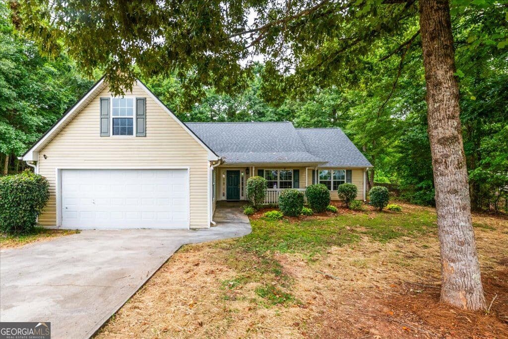 3 bedroom, 2 bathroom, 1,874 sq ft single family residence for sale at 215 Highgrove Drive, Covington, GA 30016 — photo 1 of 42