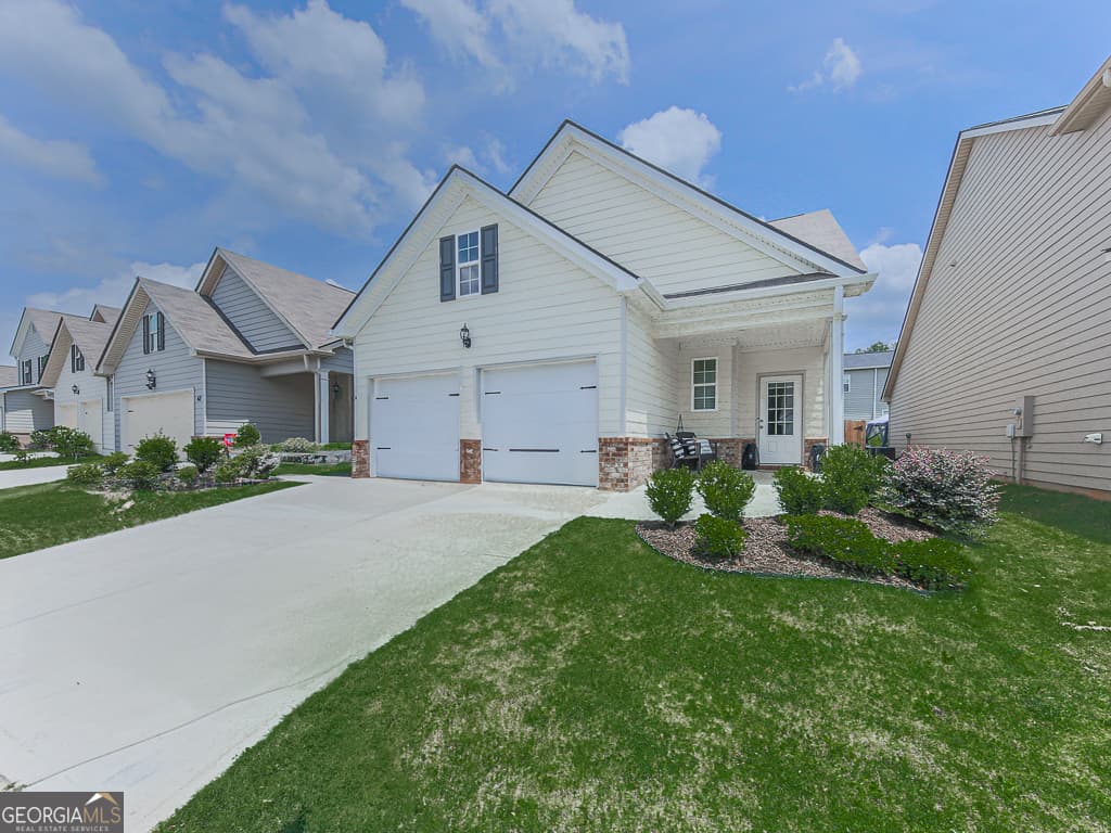 3 bedroom, 2.5 bathroom, 1,916 sq ft single family residence sold at 60 Castlemoor Loop, Adairsville, GA 30103