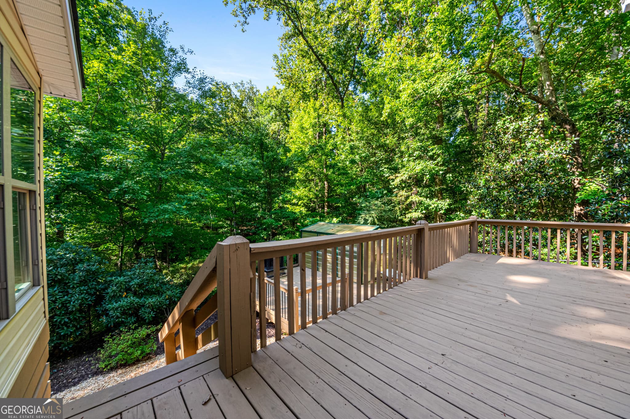 3 bedroom, 2 bathroom, 1,856 sq ft single family residence under contract at 390 Lake Place Drive, Lavonia, GA 30553 — photo 4