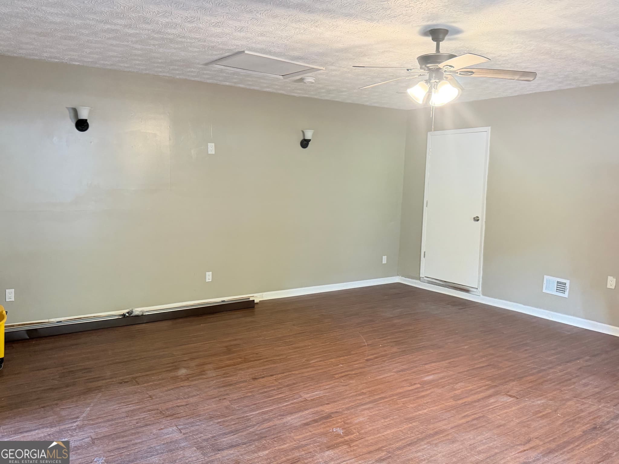 4 bedroom, 2.5 bathroom, 2,569 sq ft single family residence for rent at 1116 Aspen Log Place, Austell, GA 30168 for $2,150 a month — photo 6