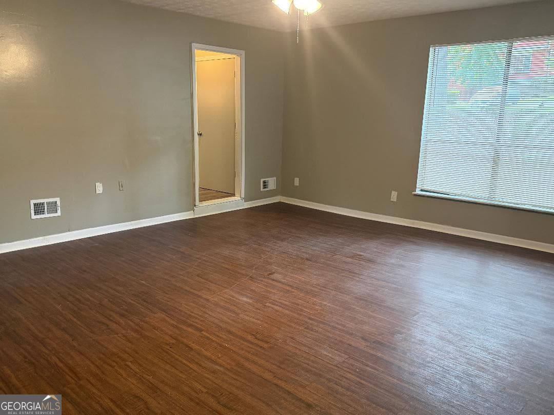 4 bedroom, 2.5 bathroom, 2,569 sq ft single family residence for rent at 1116 Aspen Log Place, Austell, GA 30168 for $2,150 a month — photo 5