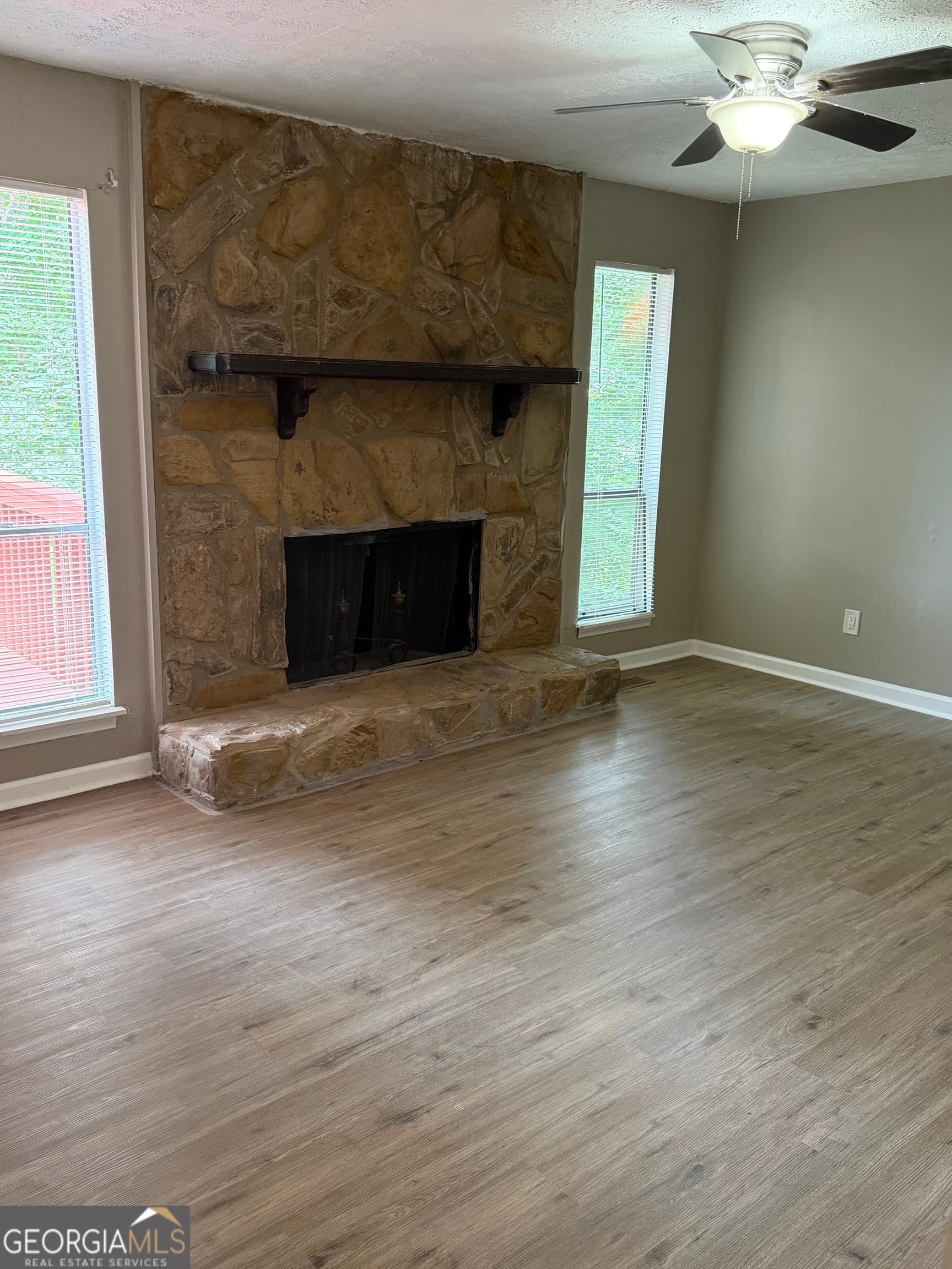 4 bedroom, 2.5 bathroom, 2,569 sq ft single family residence for rent at 1116 Aspen Log Place, Austell, GA 30168 for $2,150 a month — photo 9