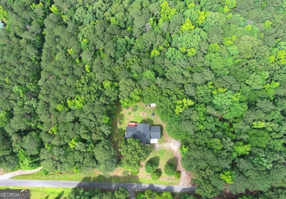 4 bedroom, 2.5 bathroom, 2,138 sq ft single family residence for sale at 240 Riverview Road, Jackson, GA 30233 — photo 9