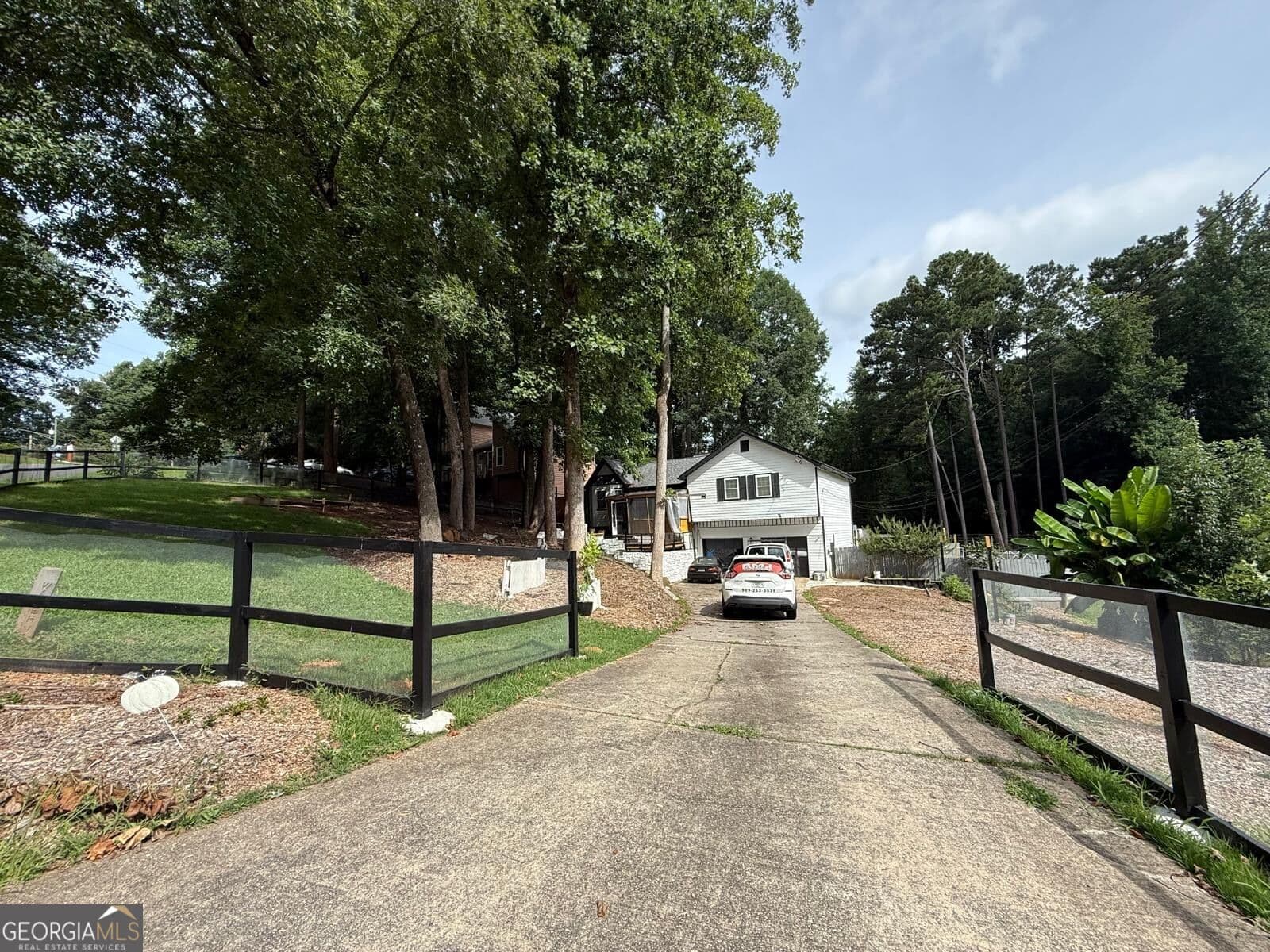 3 bedroom, 2 bathroom, 3,922 sq ft single family residence for rent at 3721 Quail Hollow Trail, Snellville, GA 30039 for $2,200 a month — photo 3