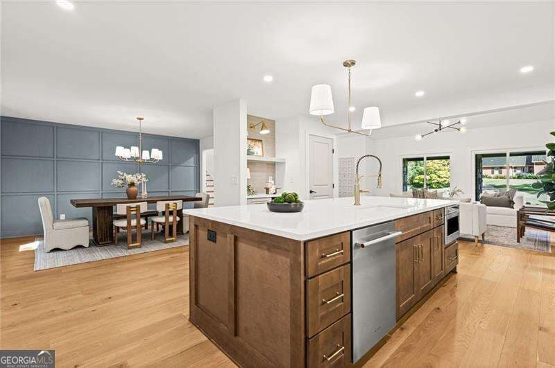 5 bedroom, 3.5 bathroom, 3,800 sq ft single family residence for sale at 675 Weatherly Lane, Sandy Springs, GA 30328 — photo 2