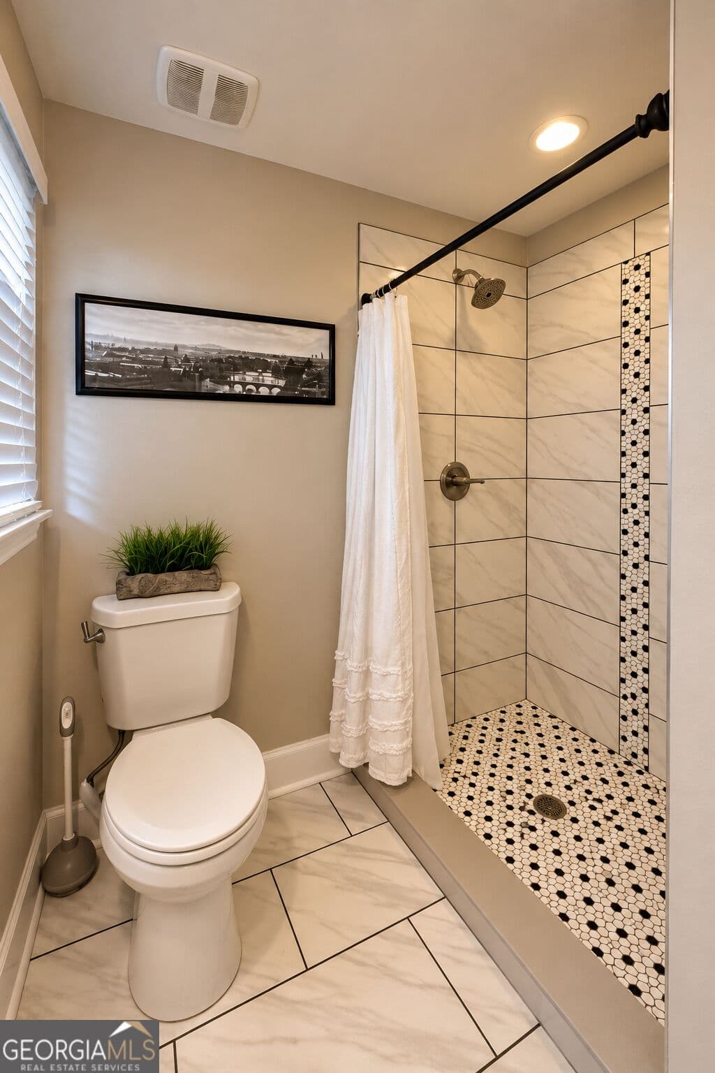 3 bedroom, 2 bathroom, 1,317 sq ft single family residence for sale at 3613 Ale Circle, East Point, GA 30344 — photo 8