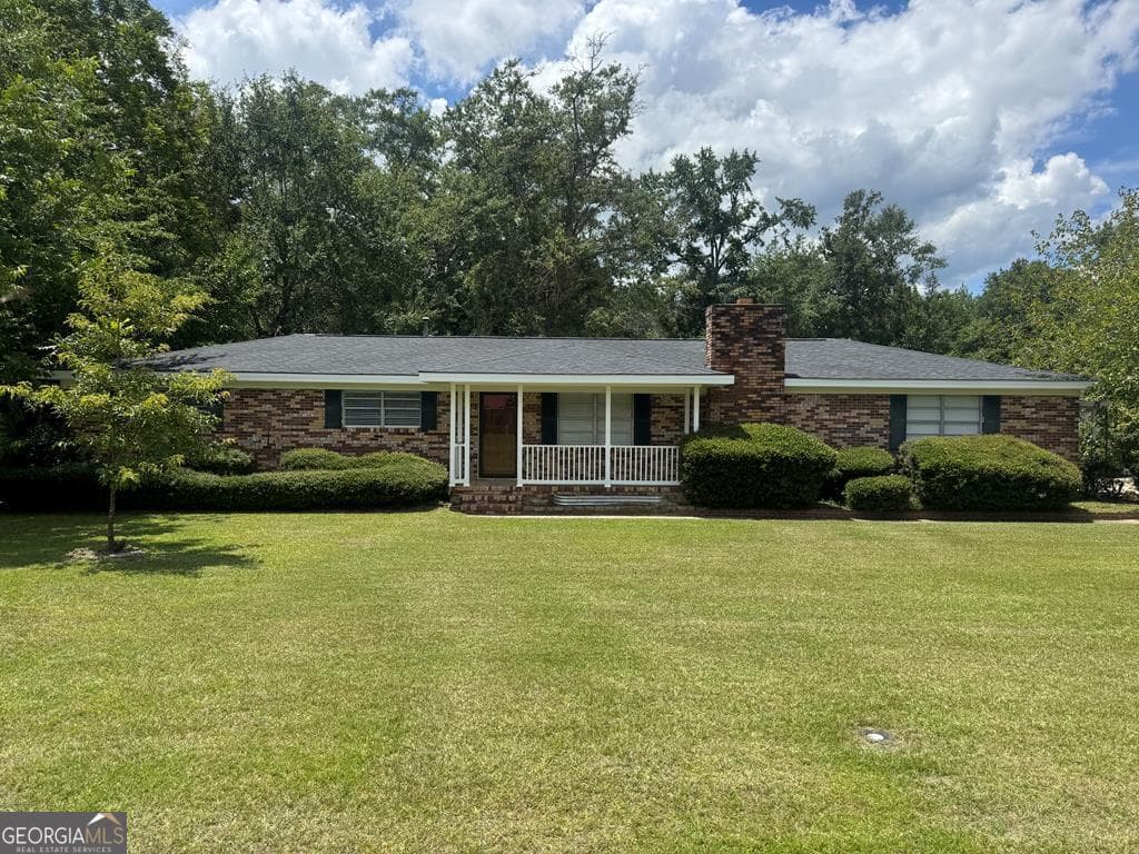 3 bedroom, 2 bathroom, 1,971 sq ft single family residence under contract at 108 Plum Street, Dublin, GA 31021