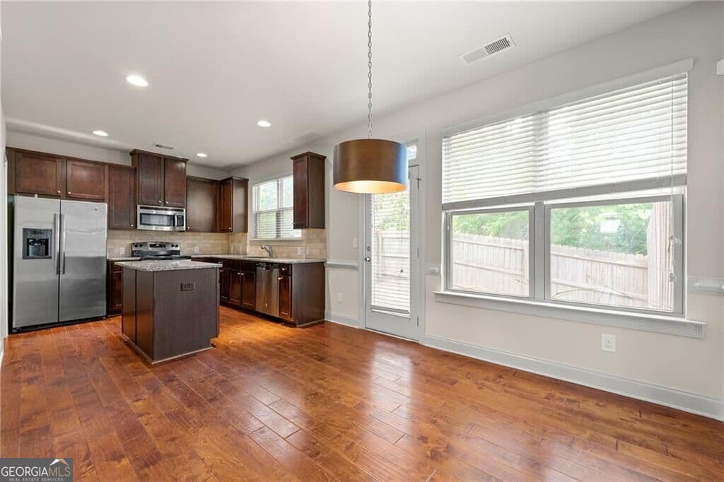 3 bedroom, 2.5 bathroom, 1,926 sq ft townhouse for rent at 2462 Whiteoak Run 18, Smyrna, GA 30080 for $2,850 a month — photo 9